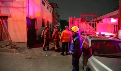 Incendio en cuartera de colonia Independencia