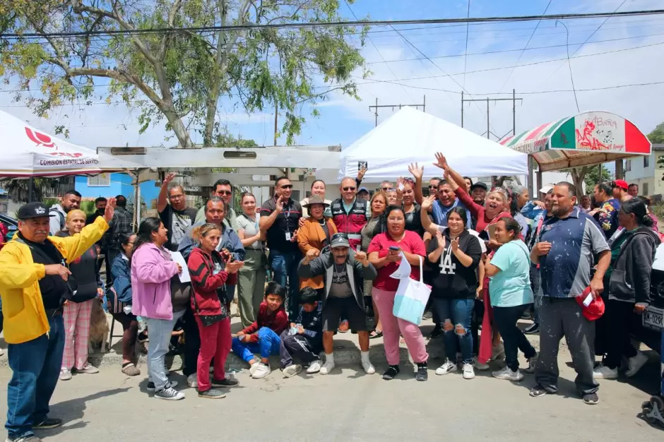 Acercan servicios a colonias vulnerables