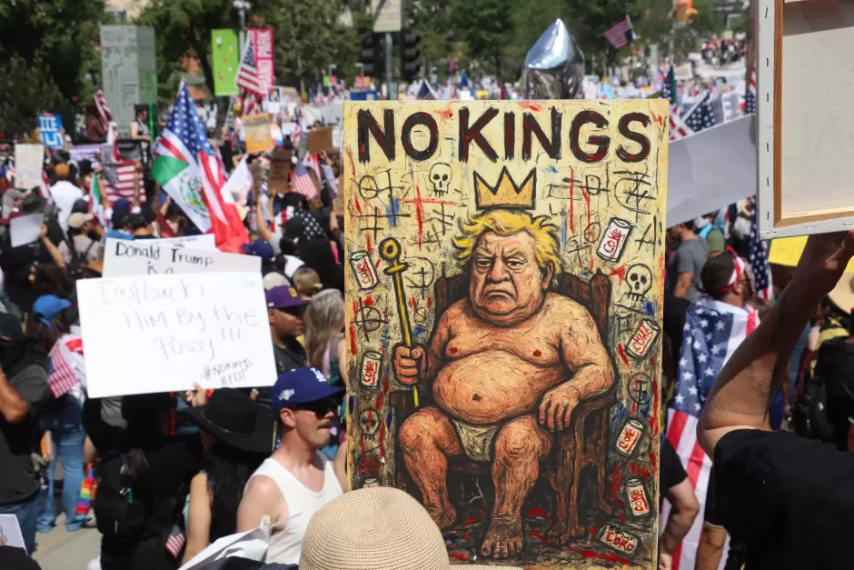 Protesta en Los ngeles contra redadas migratorias y militarizacin de EEUU