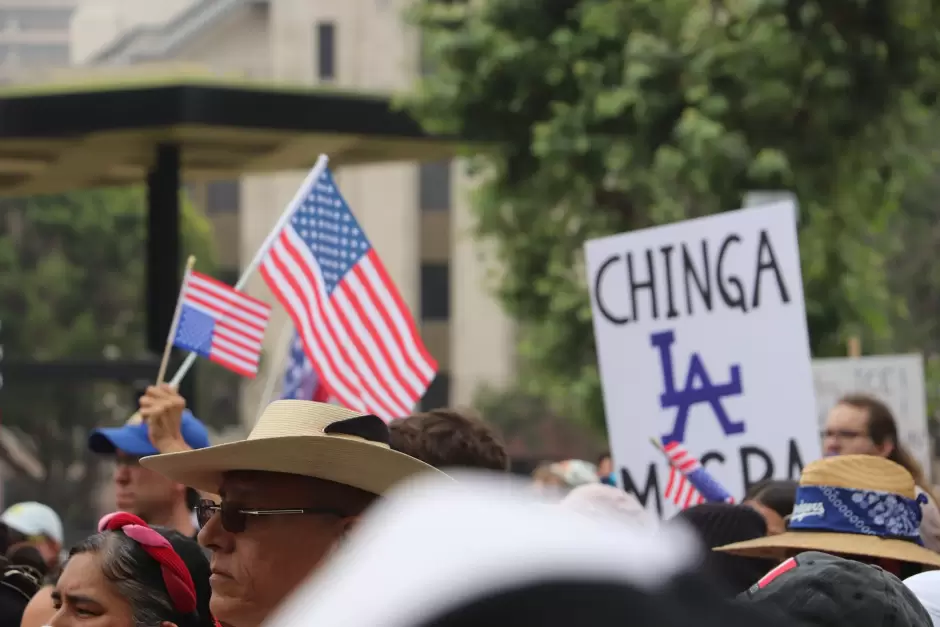 Protesta en Los ngeles contra redadas migratorias y militarizacin de EEUU