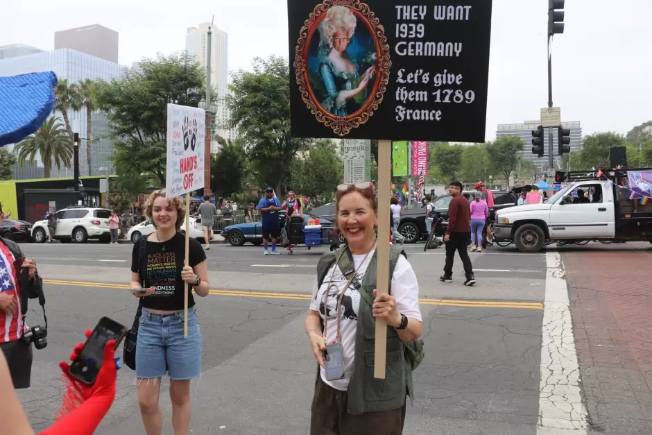 Protesta en Los ngeles contra redadas migratorias y militarizacin de EEUU