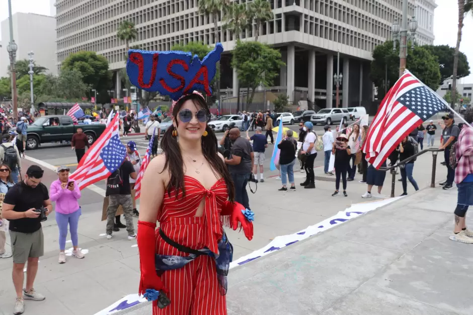 Protesta en Los ngeles contra redadas migratorias y militarizacin de EEUU