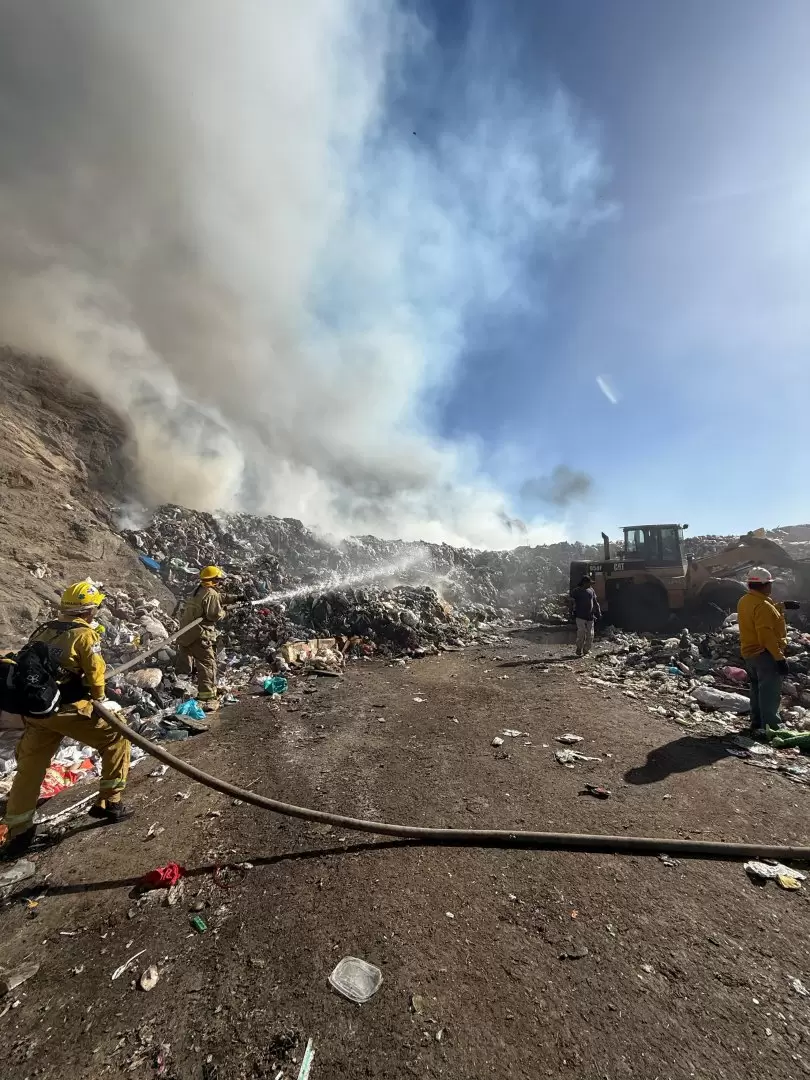 Controlado incendio en centro de transferencia de la colonia Guajardo