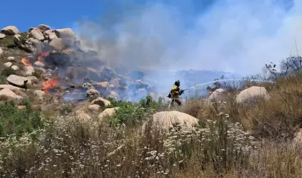Controlan incendio forestal en Rancho Cipr�s-Reserva Kumiai en Tecate