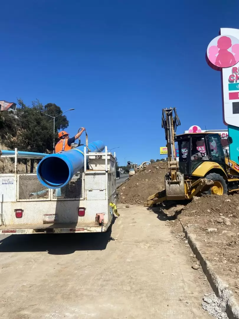 Atienden fuga de agua potable en acueducto Herrera-La Misin