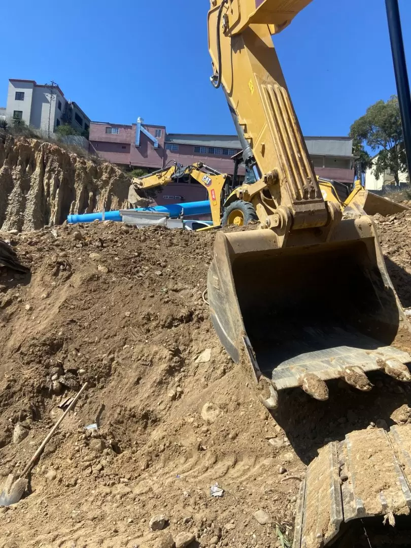 Atienden fuga de agua potable en acueducto Herrera-La Misin