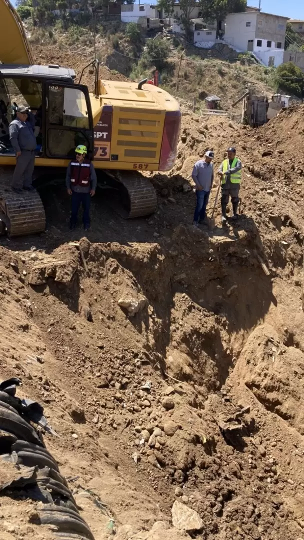 Atienden fuga de agua potable en acueducto Herrera-La Misin