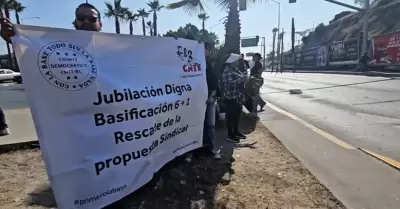 Maestros interinos de la CNTE en BC denuncian que siguen sin recibir su salario
