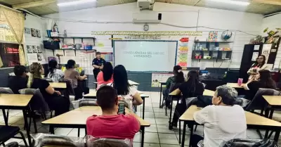 Plática informativa en la Escuela Primaria Benito Juárez