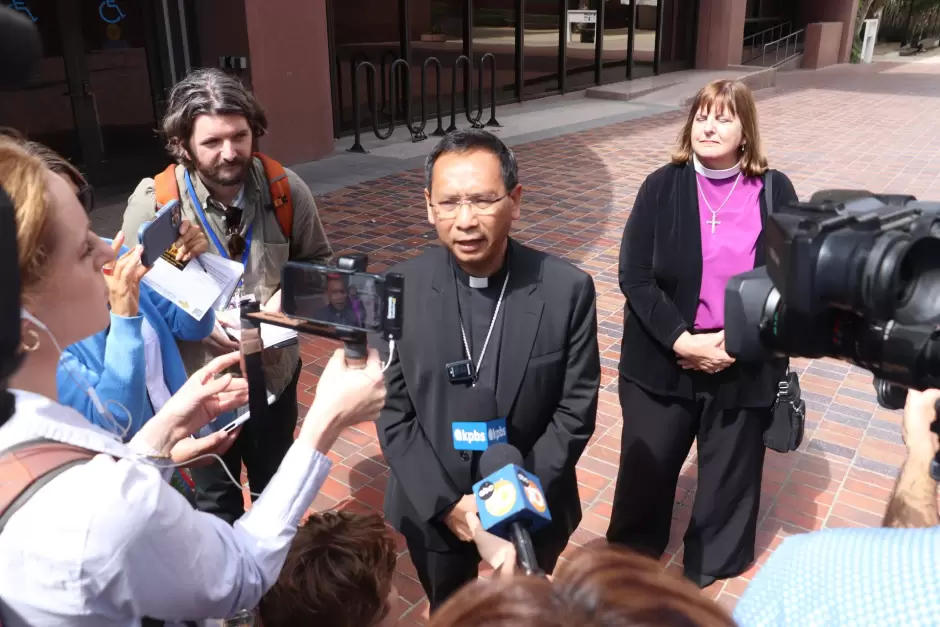 Misa y oracin ante audiencias de deportacin en San Diego