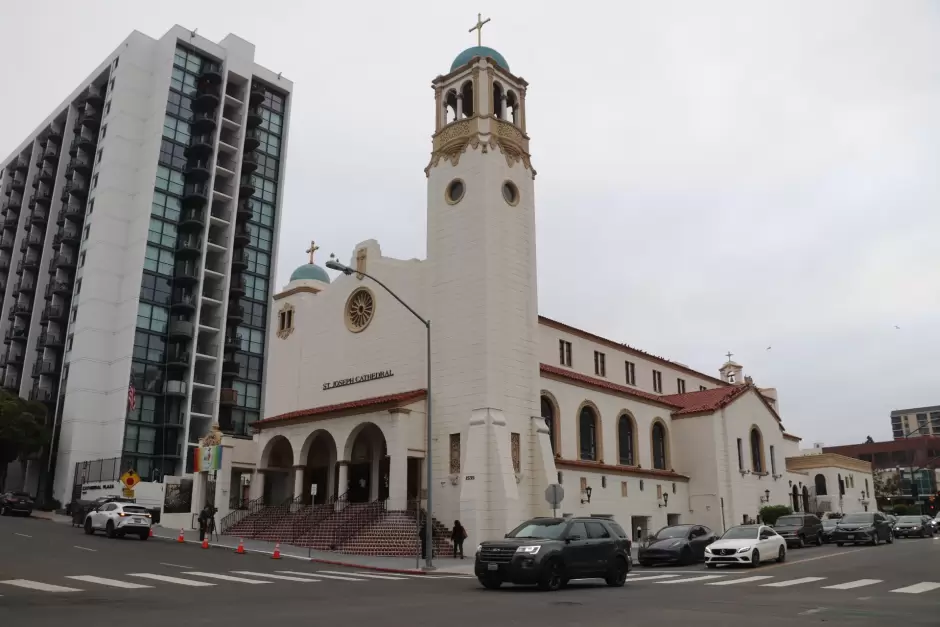 Misa y oracin ante audiencias de deportacin en San Diego