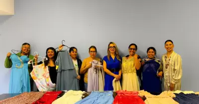 Entregan vestidos y trajes para graduaciones a mujeres, sus hijas e hijos