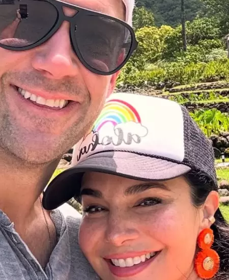 Lewis Howes y Martha Higareda