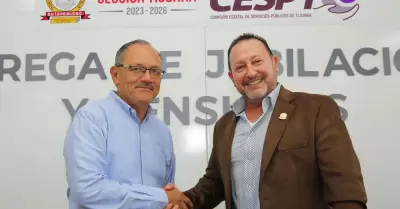 Entregan jubilaciones y pensiones a personal de la paraestatal