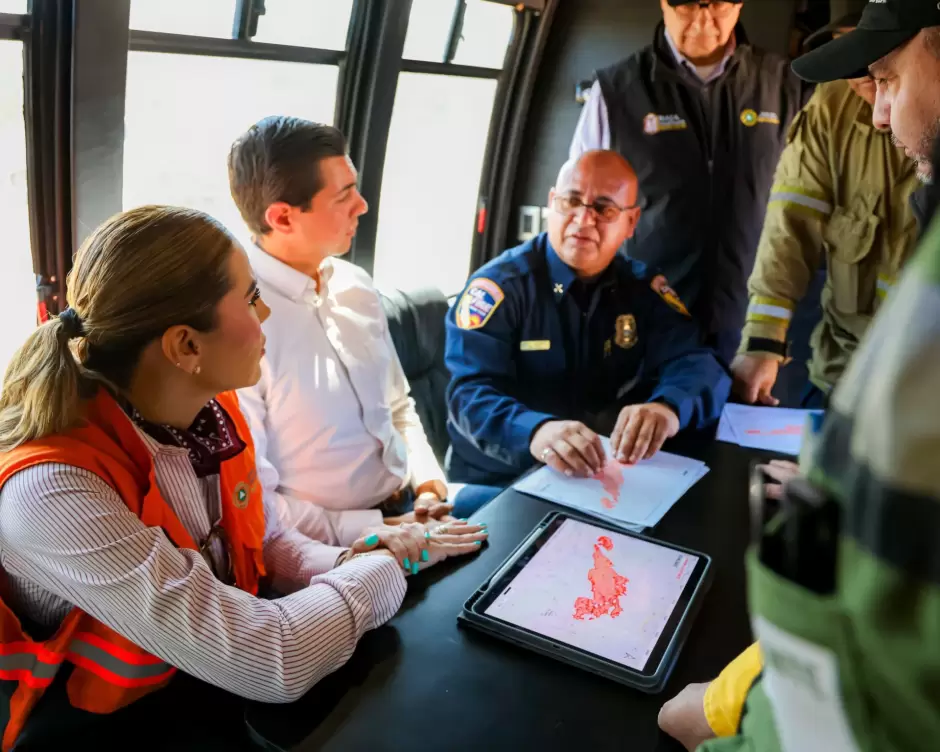 Supervisa gobernadora Marina del Pilar la zona del incendio Guadalajara 2 en Tecate