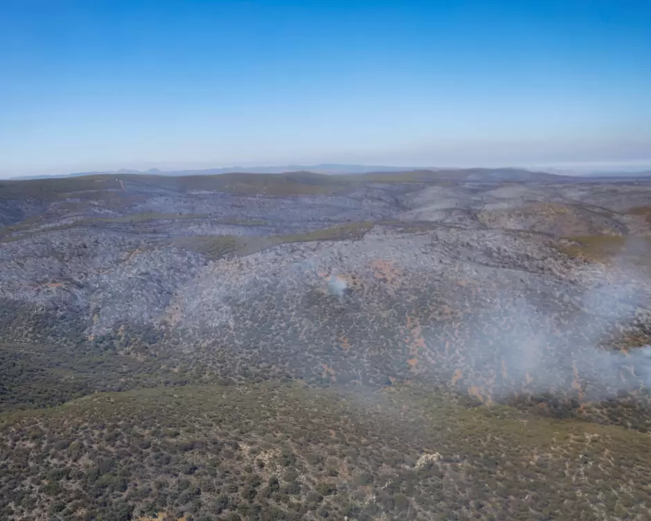 Supervisa gobernadora Marina del Pilar la zona del incendio Guadalajara 2 en Tecate