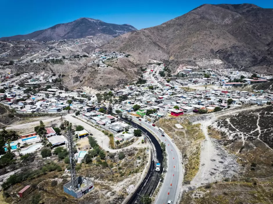 Arrancan obra de reencarpetado de calle principal en Residencial del Bosque