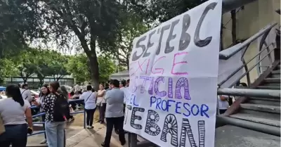 Manifestación de maestros de BC