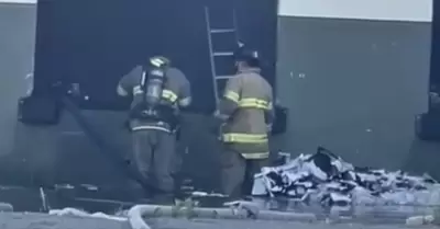 Incendio consume almacén de la Secretaría de Salud en parque industrial Nórdika