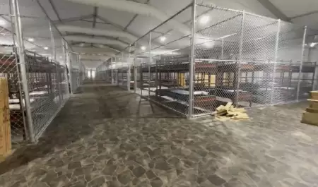 Centro de detenci�n "Alligator Alcatraz", en Florida