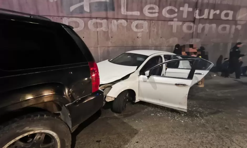 Detienen a dos hombres por ria tras incidente de trnsito