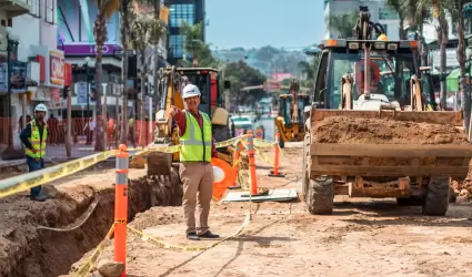 Obras de rehabilitacin de redes de agua potable y alcantarillado sanitario en l