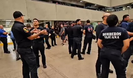 Bomberos de Tijuana realizan paro