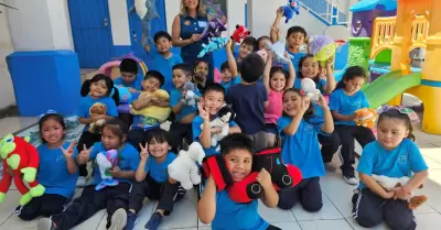 Donacin de ms de 4,300 peluches a nios necesitados