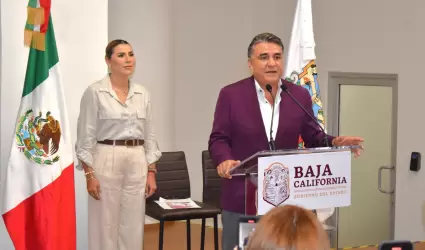 Gobernadora de Baja California, Marina del Pilar vila Olmeda y el delegado fede