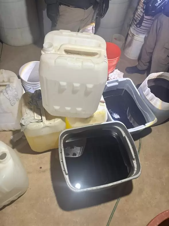 FGR asegura inmueble usado para fabricar y almacenar drogas