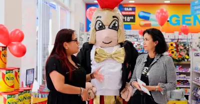 Farmacia Roma inaugura sucursal, acercando salud y servicios integrales.