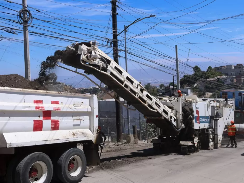 Obra de bacheo y reencarpetado en la Delegacin Snchez Taboada