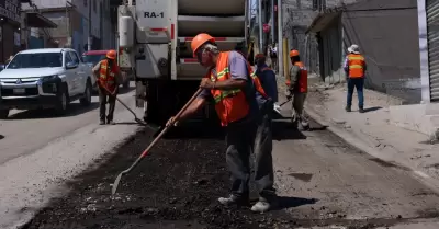 Obra de bacheo y reencarpetado en la Delegacin Snchez Taboada