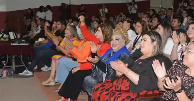 Espacio Diferente, Con el Corazón por Delante