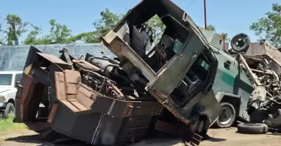 Destruyen 23 vehículos con blindaje artesanal