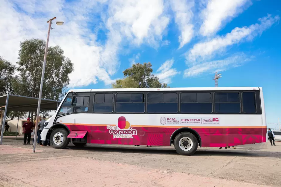 Comunder, transporte gratuito para estudiantes de preparatoria y universidad