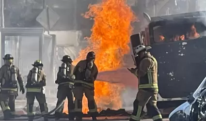 Fuga de gas provoca incendio durante obras del viaducto elevado