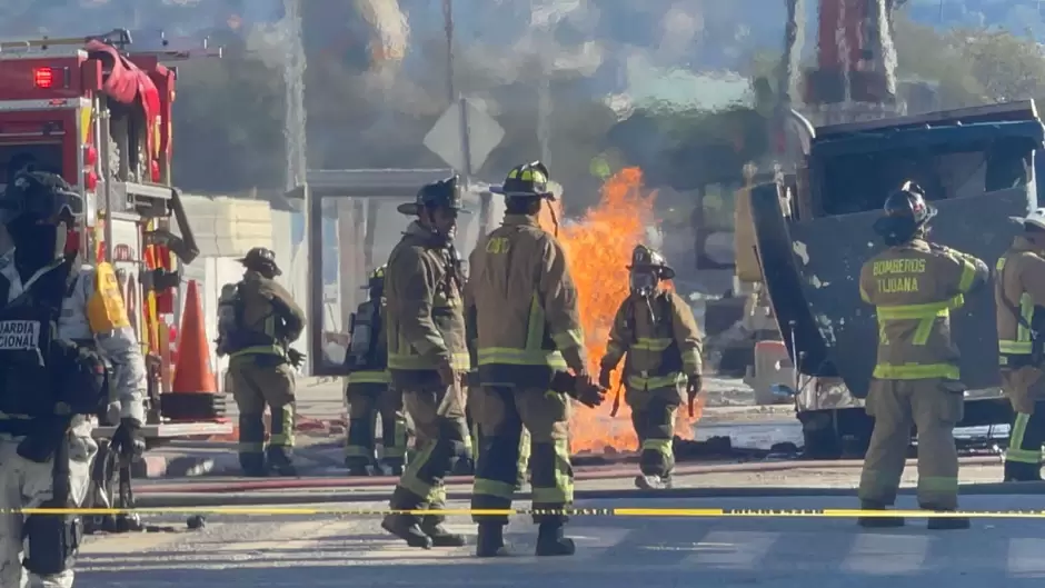 Fuga de gas provoca incendio durante obras del viaducto elevado