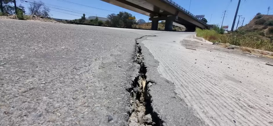 Detectan daos estructurales en carril de incorporacin del Libramiento Sur hacia la carretera Tijuana-Rosarito