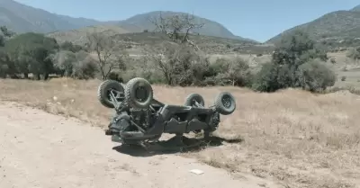 Auto volteado