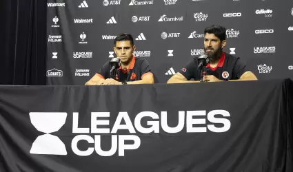 Sebastin Abreu y Joe Corona