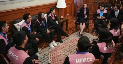 Claudia Sheinbaum recibi a medallistas de los juegos acuticos de Singapur
