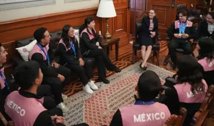 Claudia Sheinbaum recibi a medallistas de los juegos acuticos de Singapur