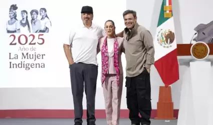 Grupo Intocable junto a Sheinbaum.