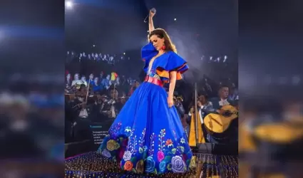 Cantante Edith Mrquez