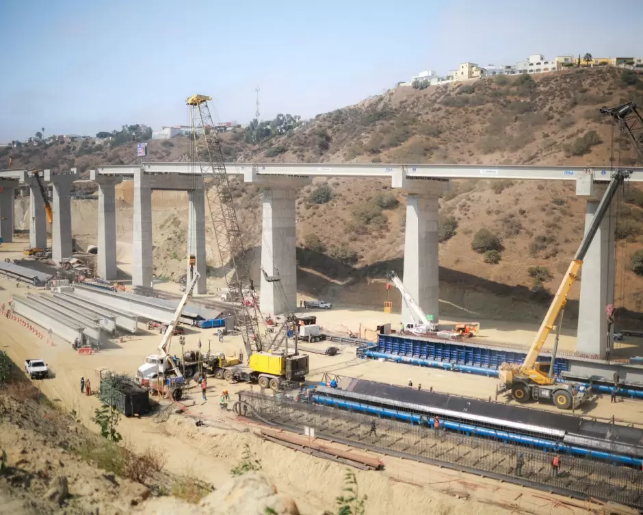 Traslado entre Aeropuerto con Playas de Tijuana tomar 12 minutos con Viaducto Elevado
