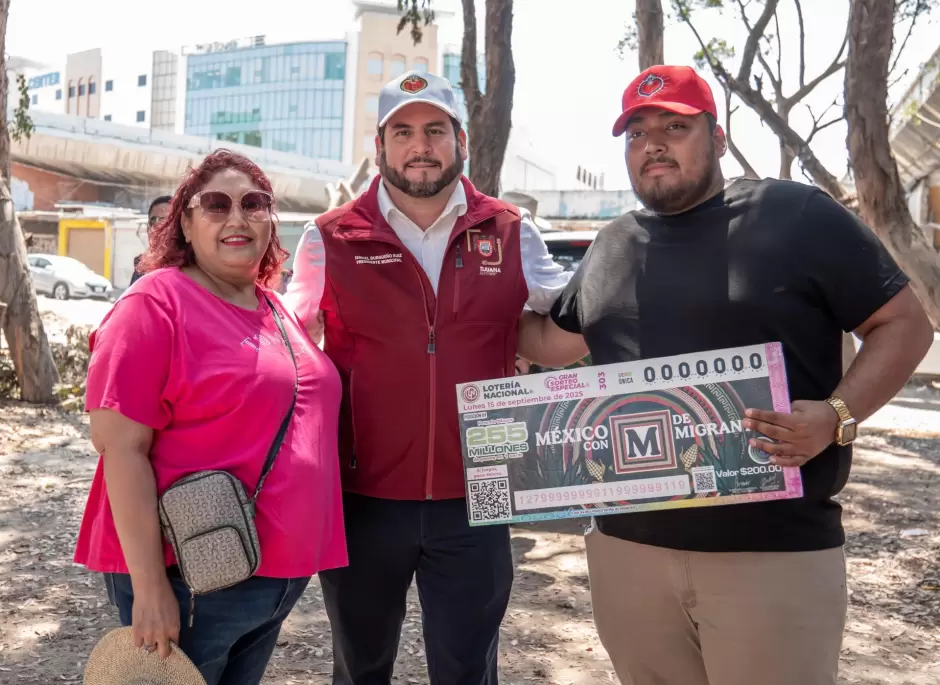 Presentación del billete de Lotería Nacional en honor a la comunidad migrante