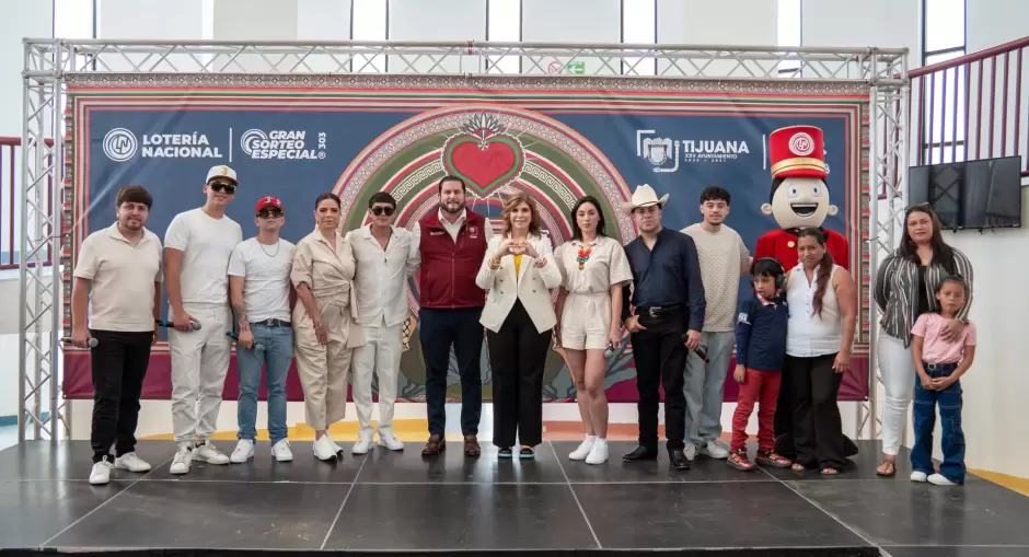 Presentación del billete de Lotería Nacional en honor a la comunidad migrante