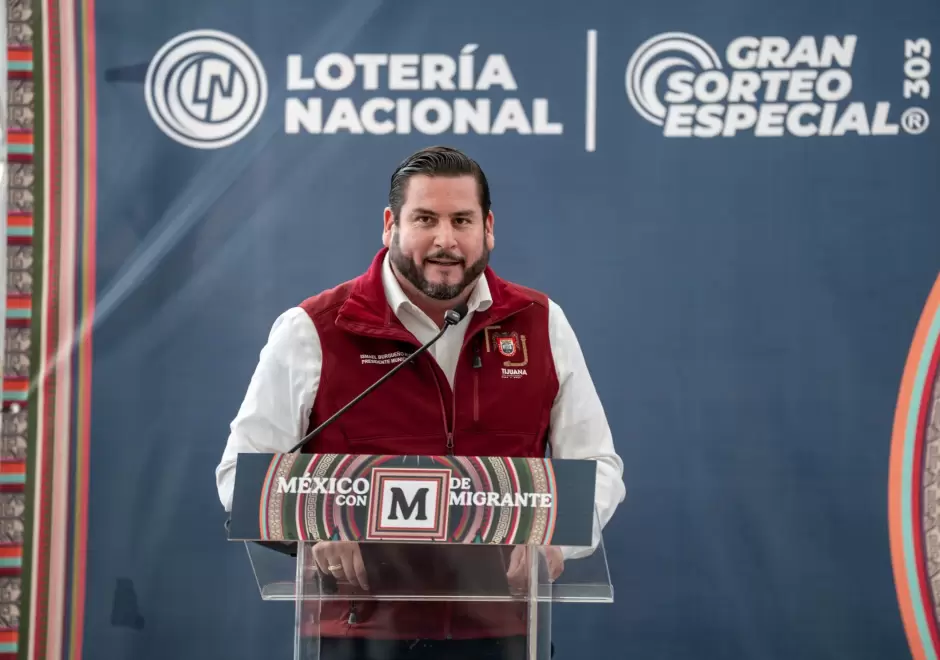 Presentación del billete de Lotería Nacional en honor a la comunidad migrante