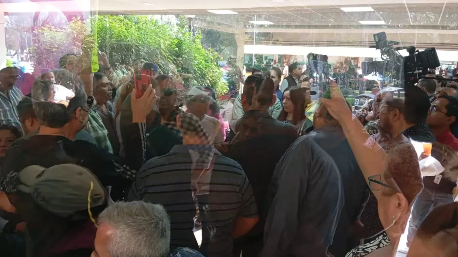 Cierran puertas de palacio policas incapacitados y viudas